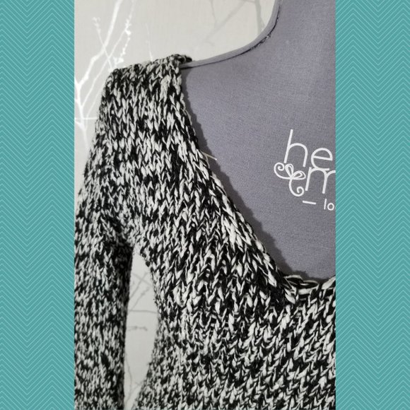 Talula Black & White Marled Knit V-Neck Asymmetrical Sweater - Picture 2 of 4